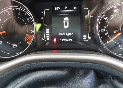 2015 Jeep Cherokee Latitude z USA, uszkodzony, nr VIN 1C4PJLCB0FW754113